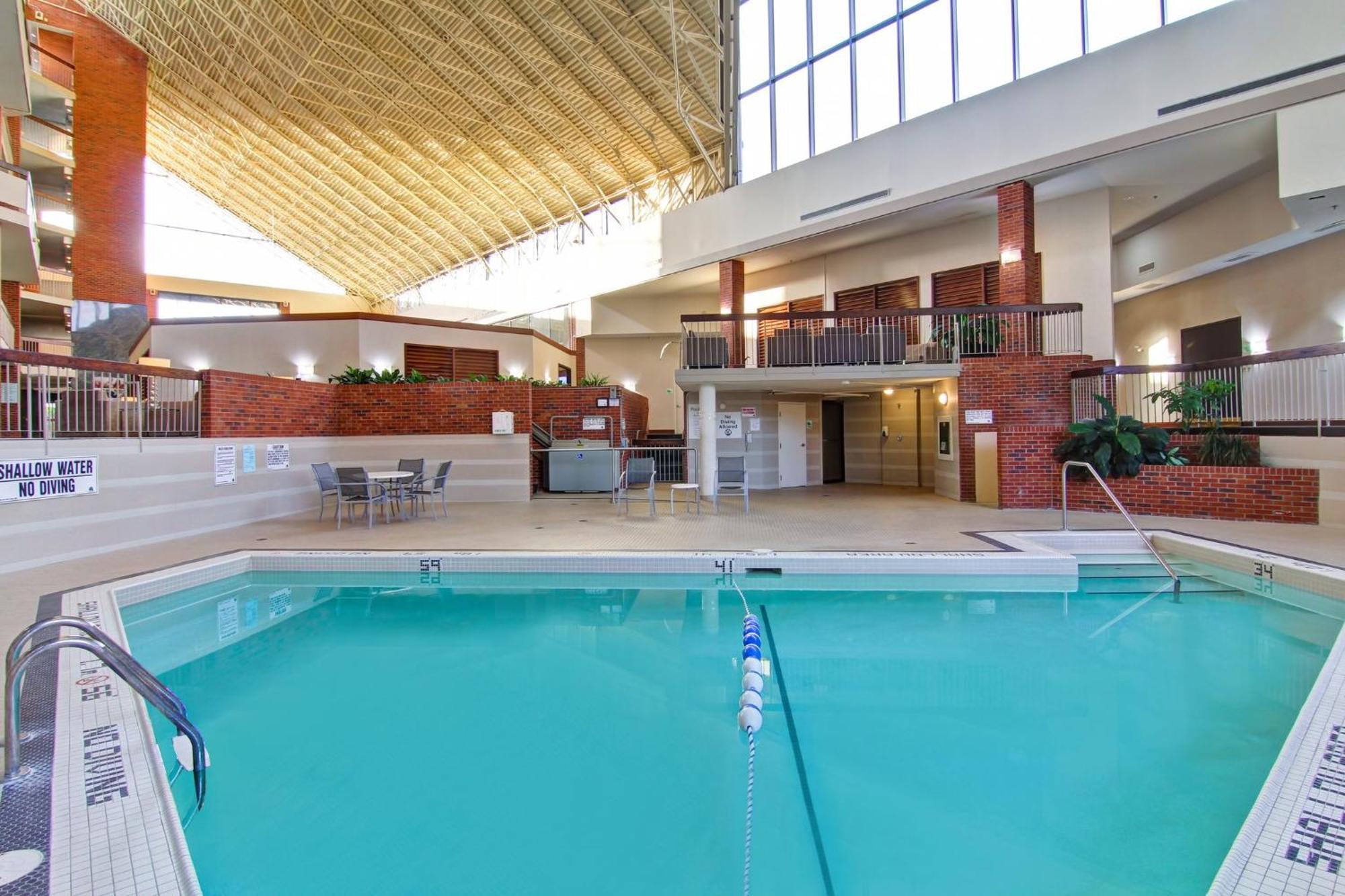 Holiday Inn Oakville Centre By Ihg Eksteriør billede