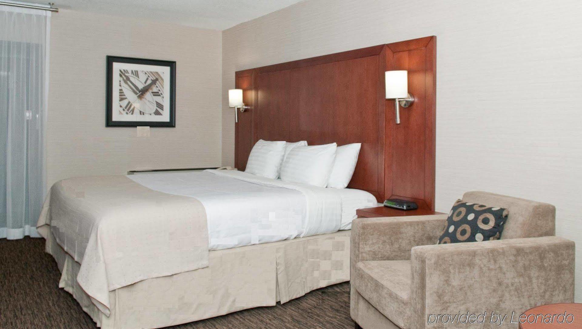 Holiday Inn Oakville Centre By Ihg Eksteriør billede